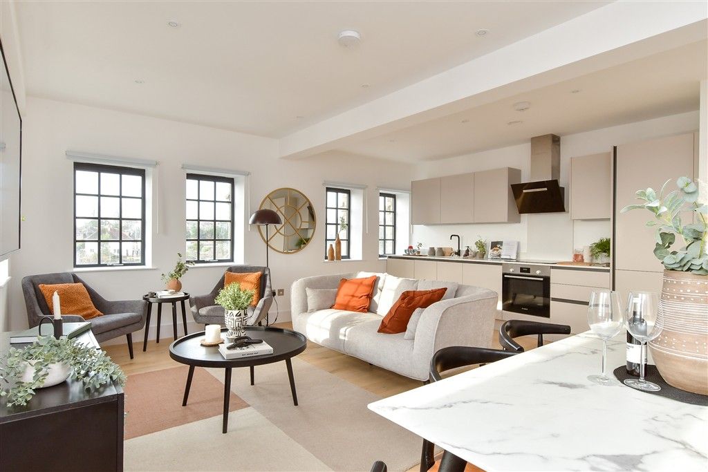 Property photo 1 of 15 Lounge/ Kitchen/ Diner