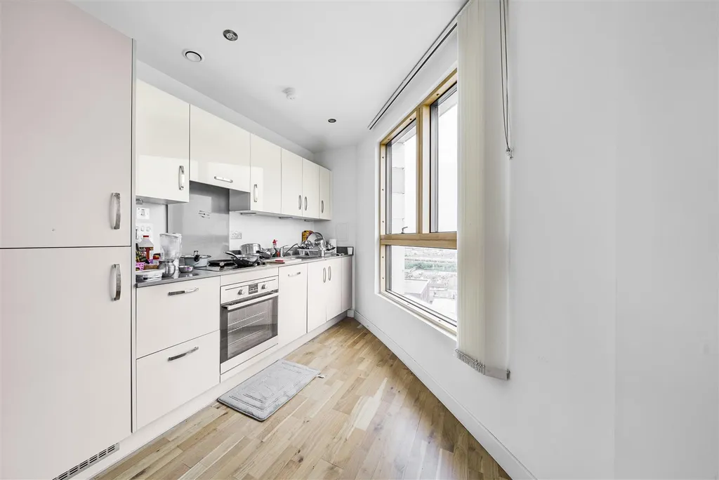 Apartment in Reading, Katesgrove, Coley - More