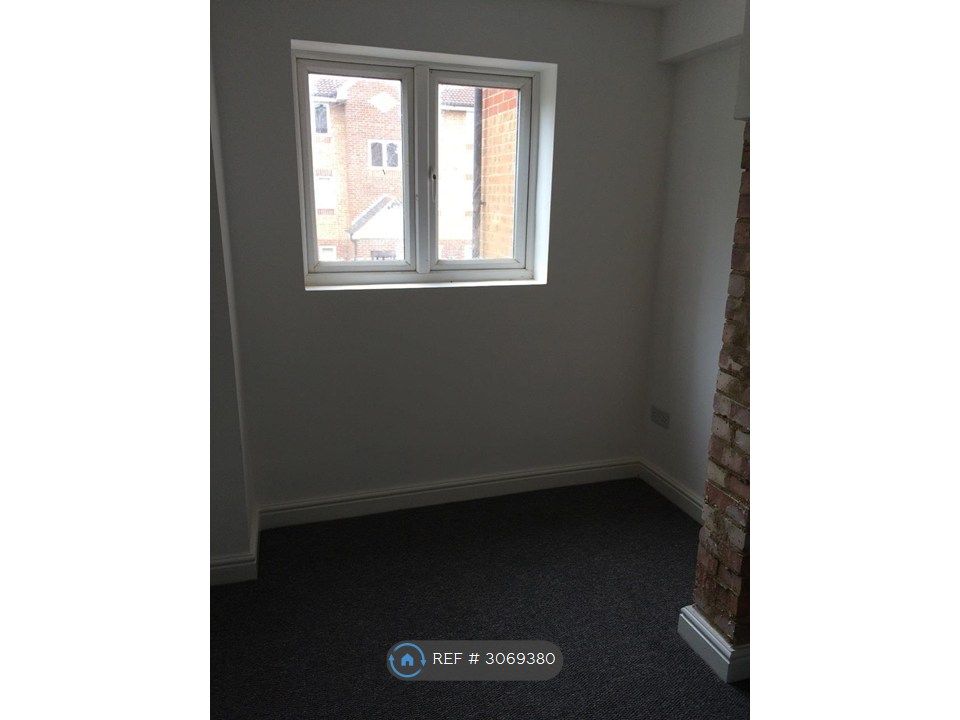 Property photo 3 of 6 2nd Bedroom