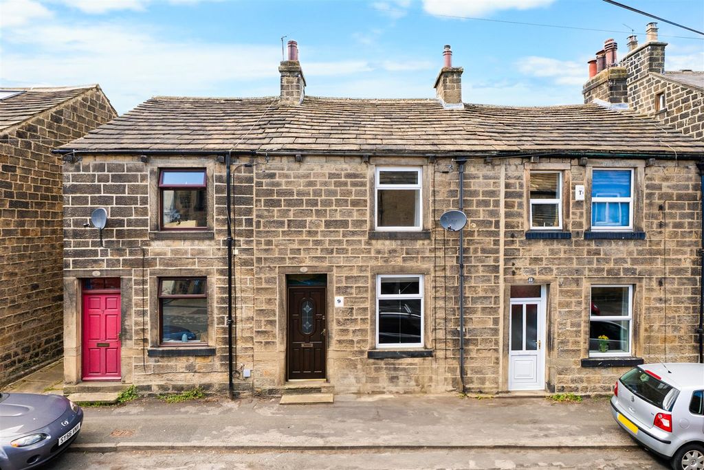 Property photo 1 of 13 Peel Place