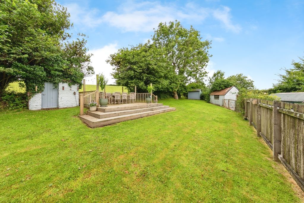 Property photo 3 of 17 Photo