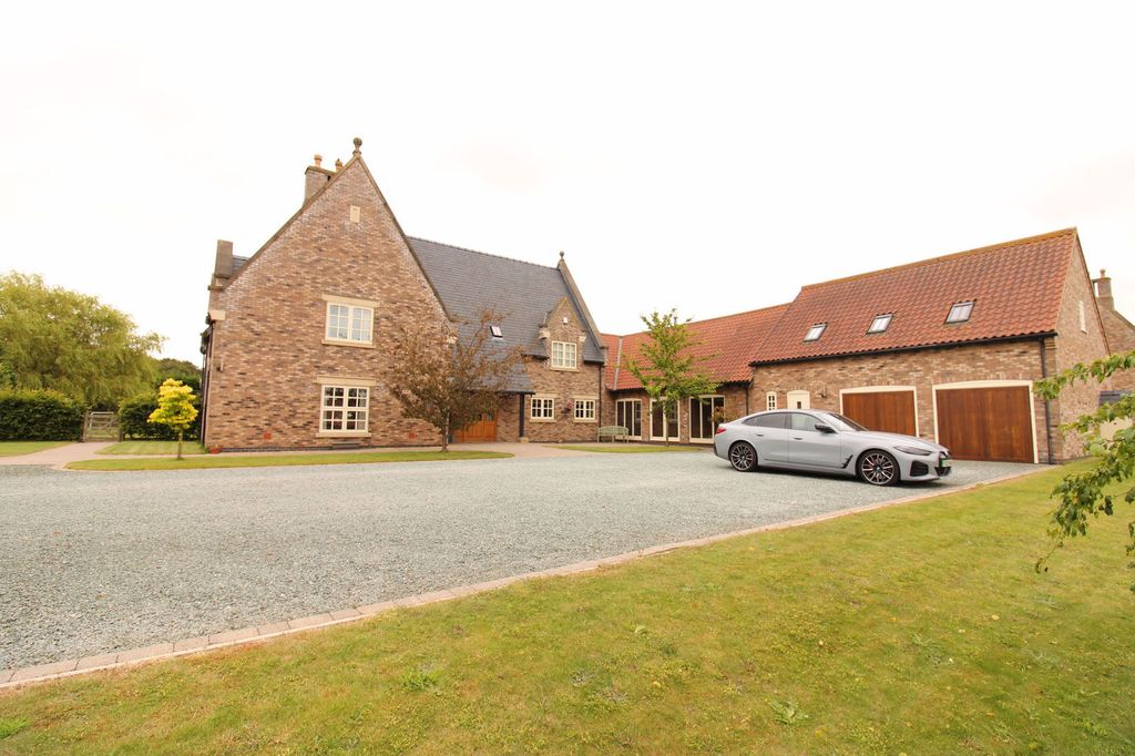 Property photo 1 of 38