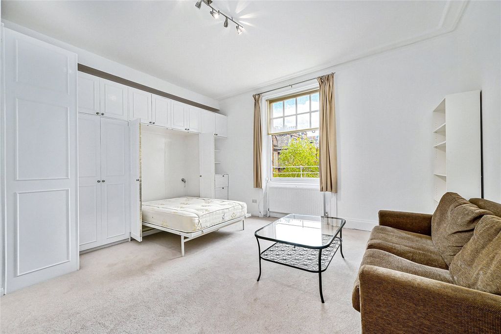 Property photo 1 of 5