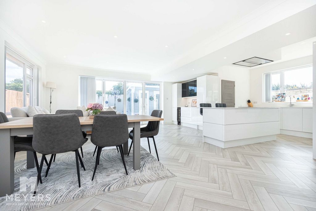 Property photo 2 of 45