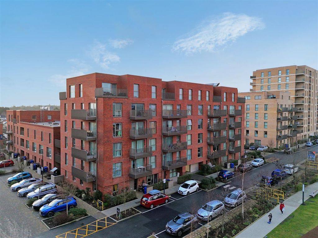 Property photo 1 of 11 Front