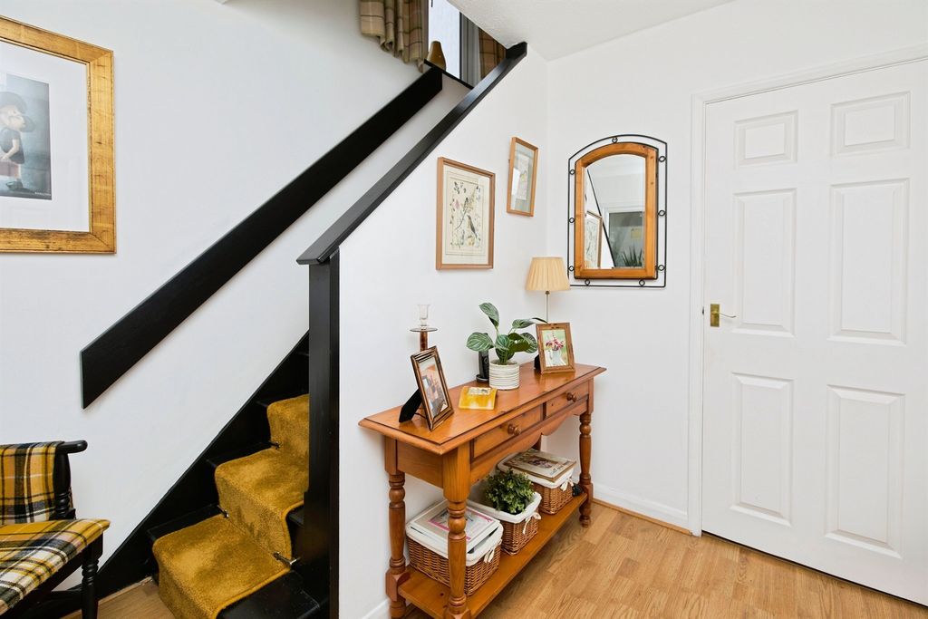 Property photo 3 of 17