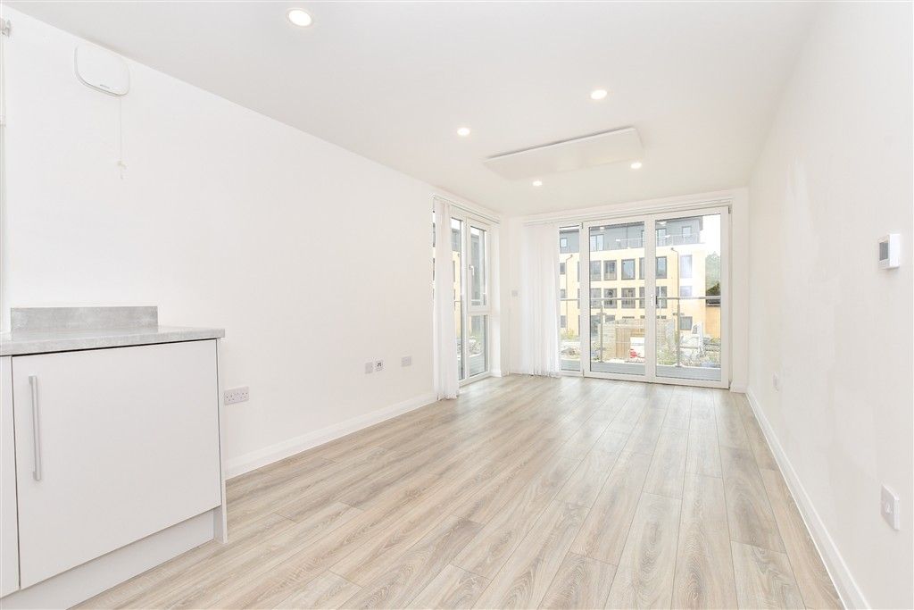 Property photo 3 of 10 Lounge