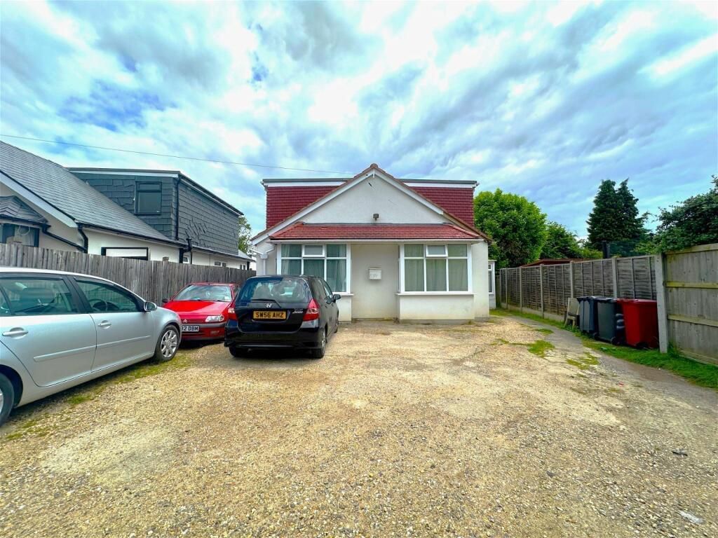 Property photo 1 of 2 External Front