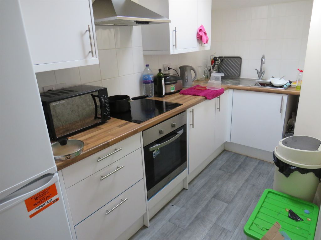 Property photo 2 of 4 Kitchen