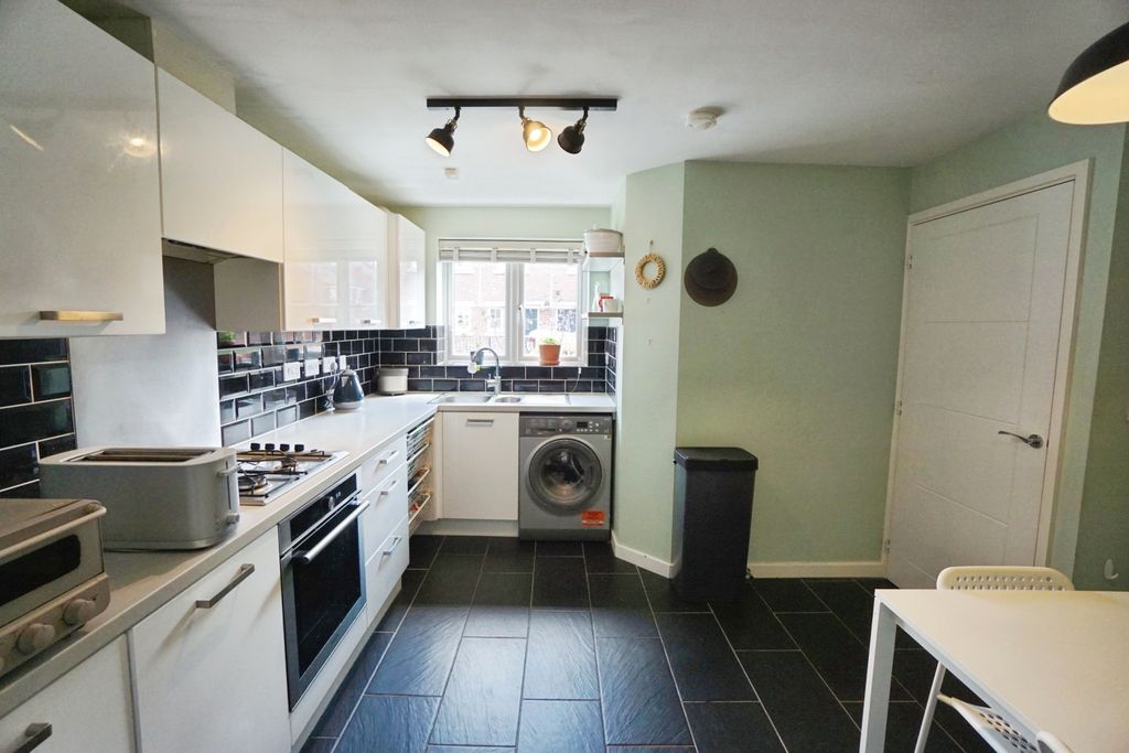 Property photo 2 of 15 Kitchen Diner