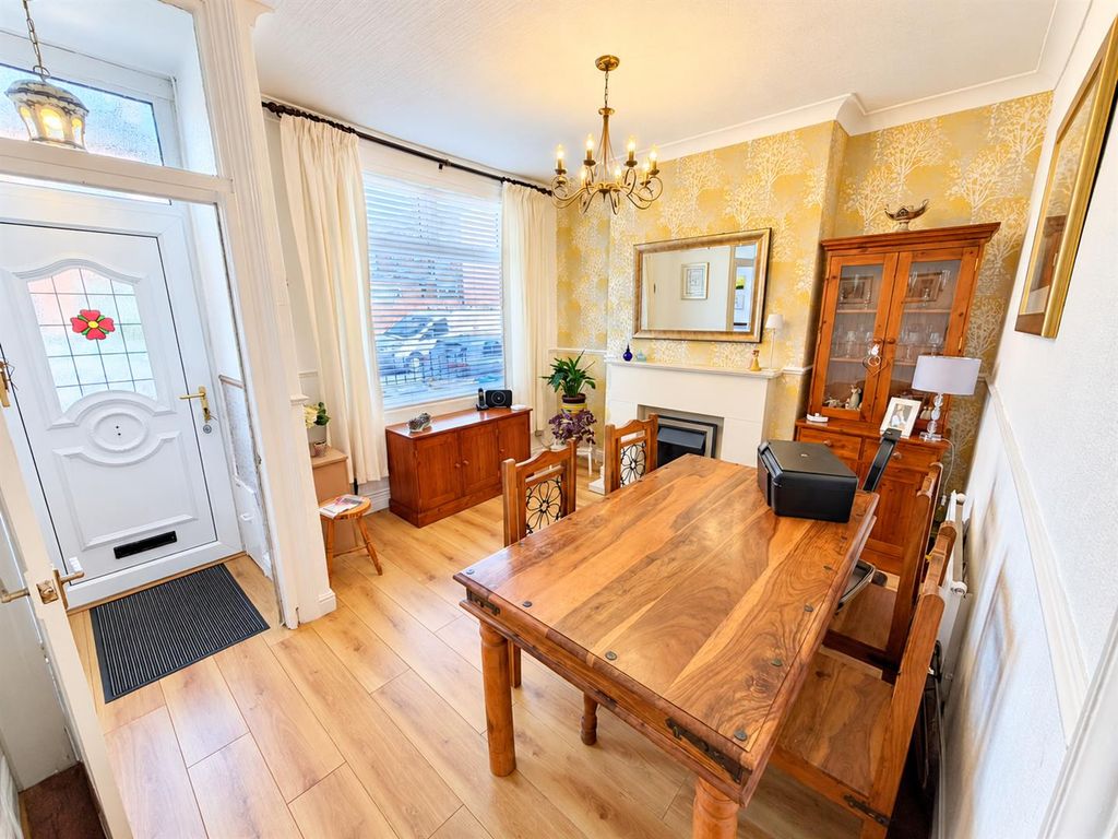 Property photo 3 of 12 Dining Room