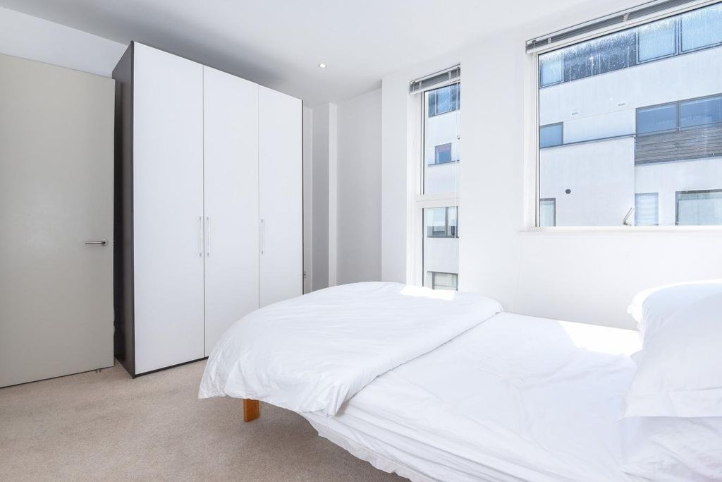 Property photo 3 of 10 Bedroom