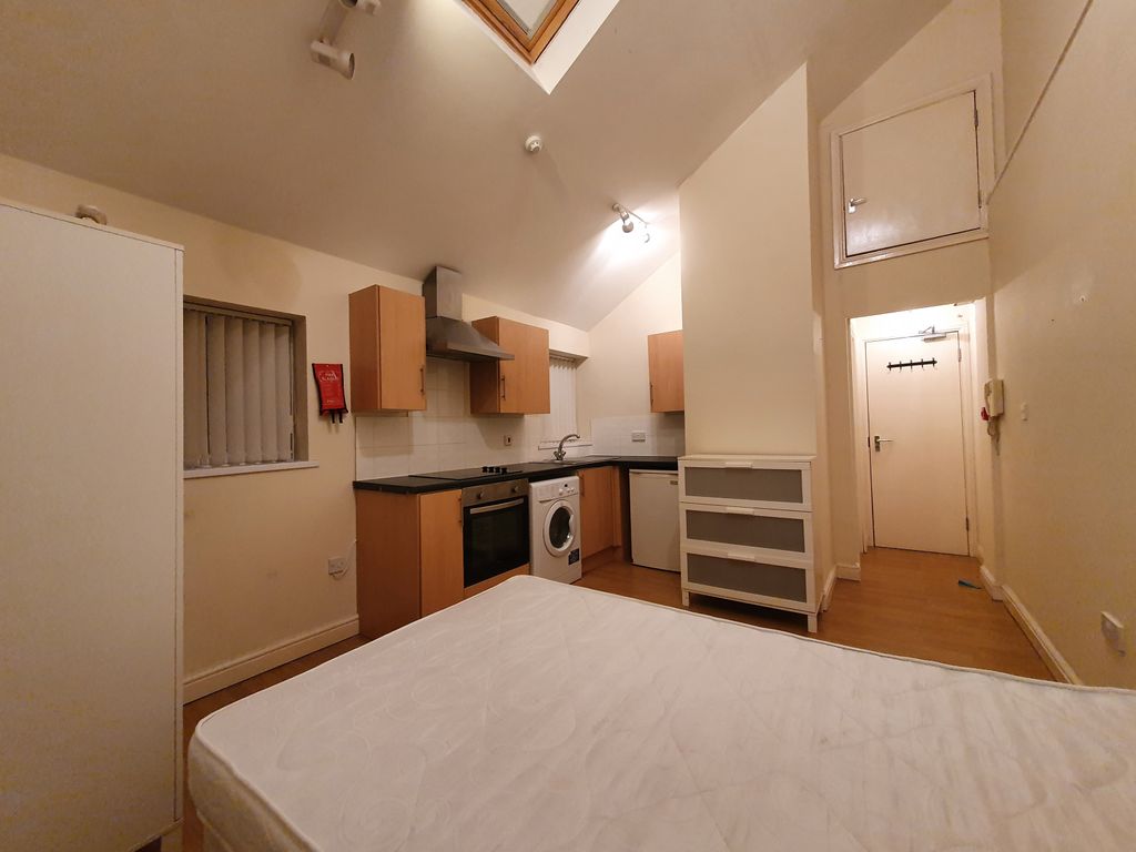 Property photo 1 of 6 1 Bedroom Flat For Rent