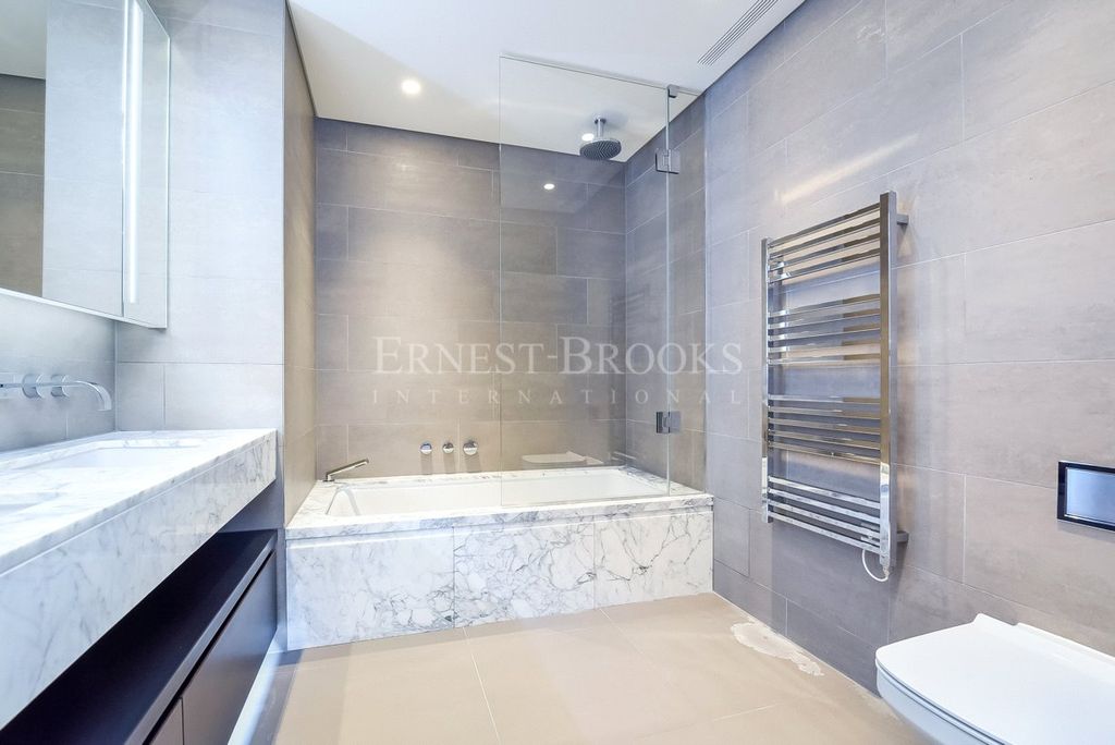 Property photo 3 of 9 Picture 3