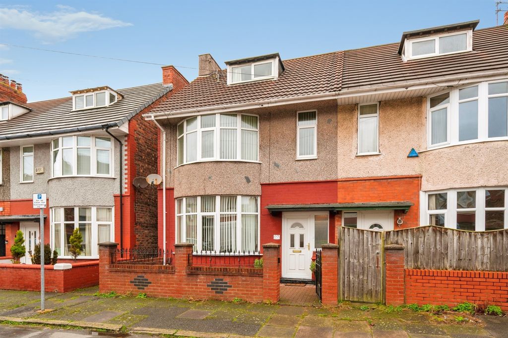 Property photo 1 of 18