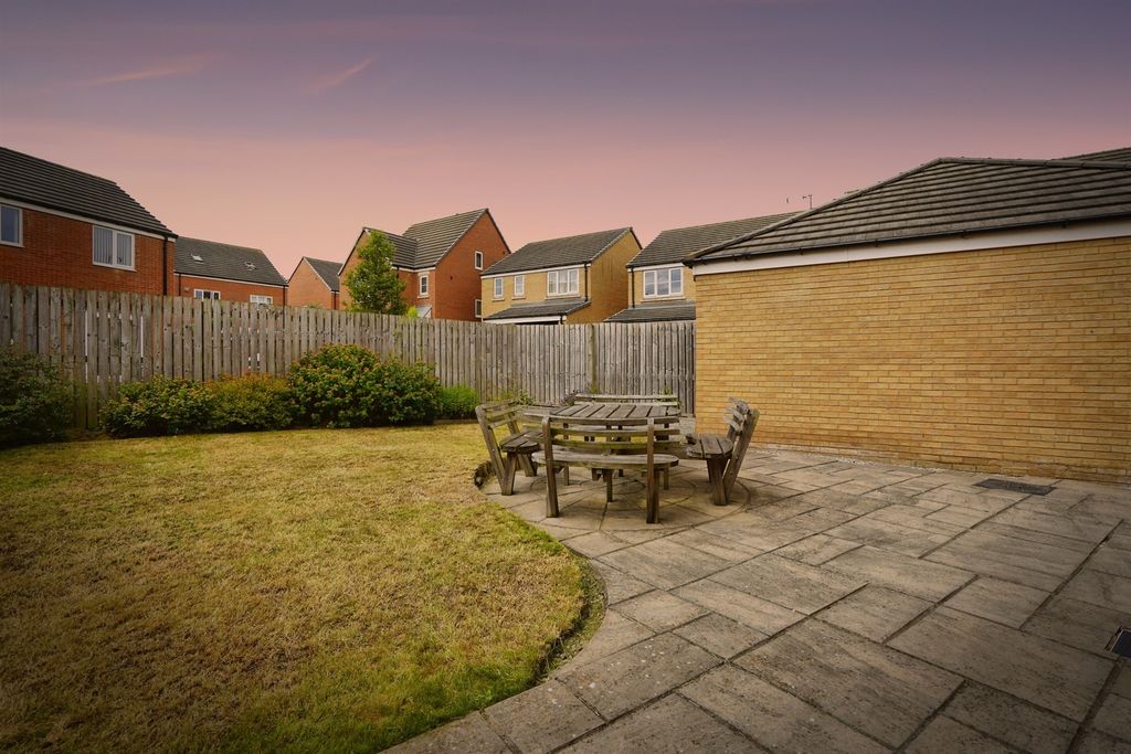 Property photo 2 of 16