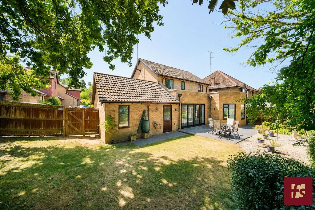Property photo 1 of 32