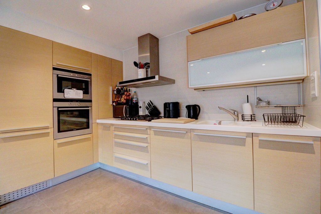 Property photo 2 of 12 Picture No. 24