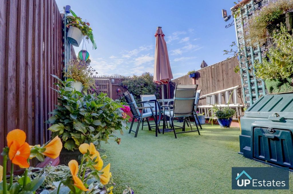 Property photo 2 of 19 Rear Garden