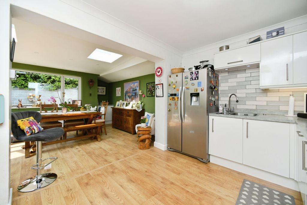 Property photo 3 of 29 Kitchen