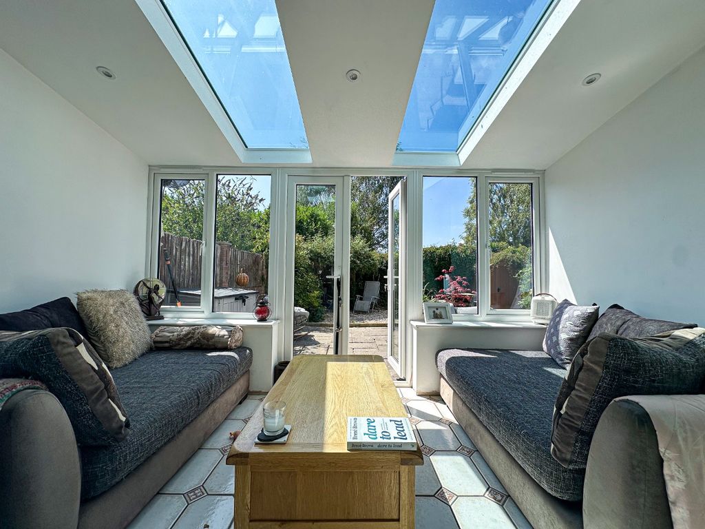 Property photo 3 of 17 4384215