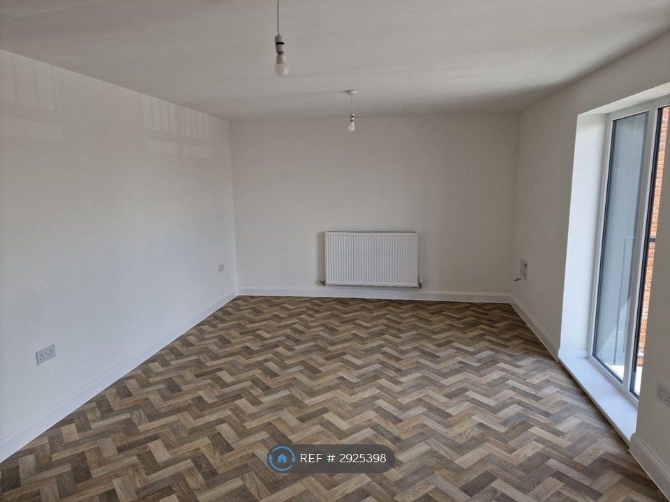 Property photo 2 of 10 Living Room