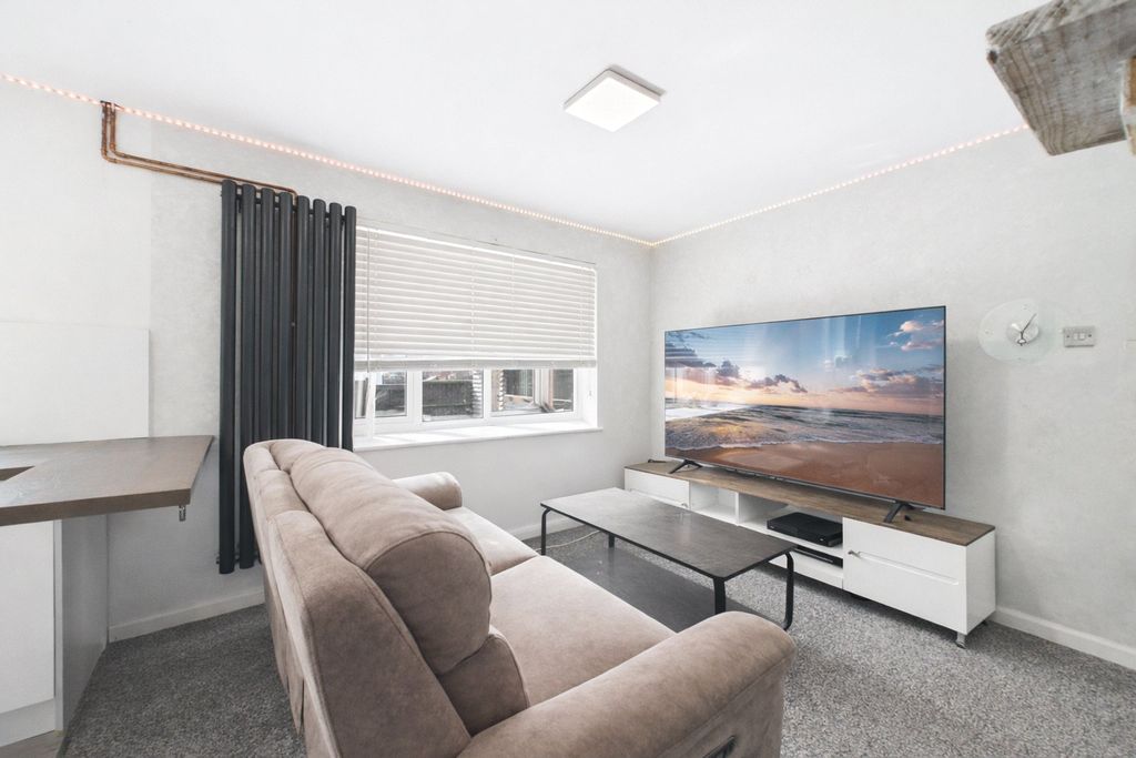 Property photo 2 of 6 Picture No. 03