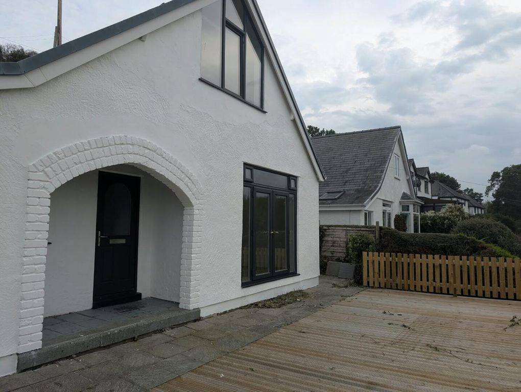 Property photo 2 of 14 Front (Exterior)