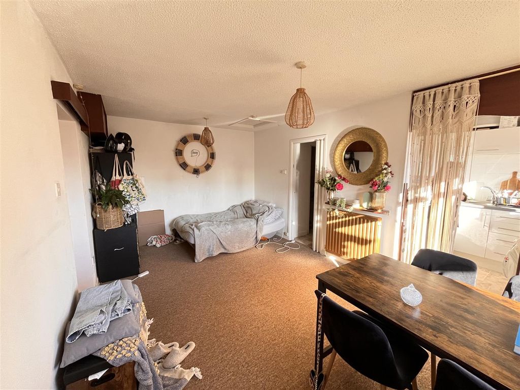 Property photo 3 of 6 Living Area