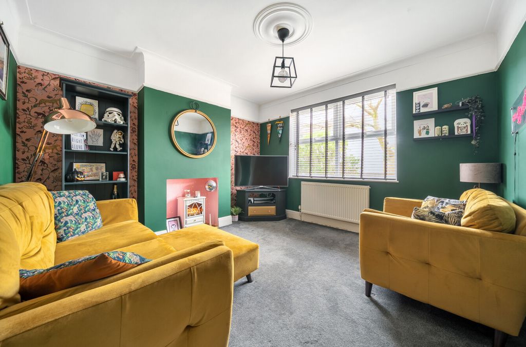 Property photo 2 of 14 1404788-1-697B72F...