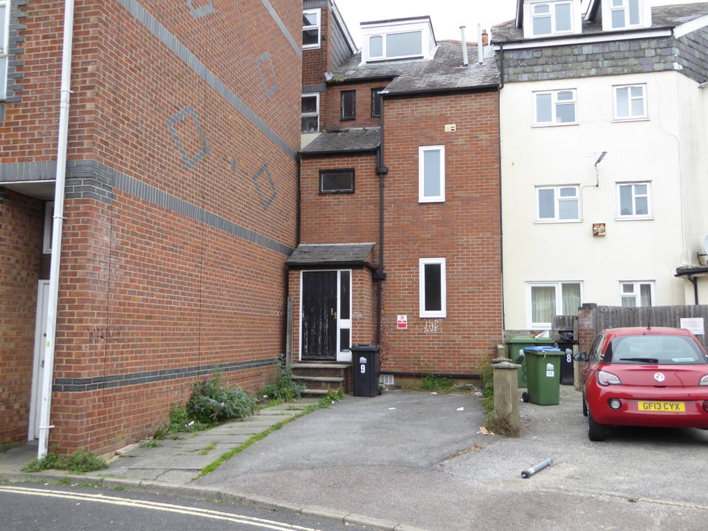 Property photo 3 of 6