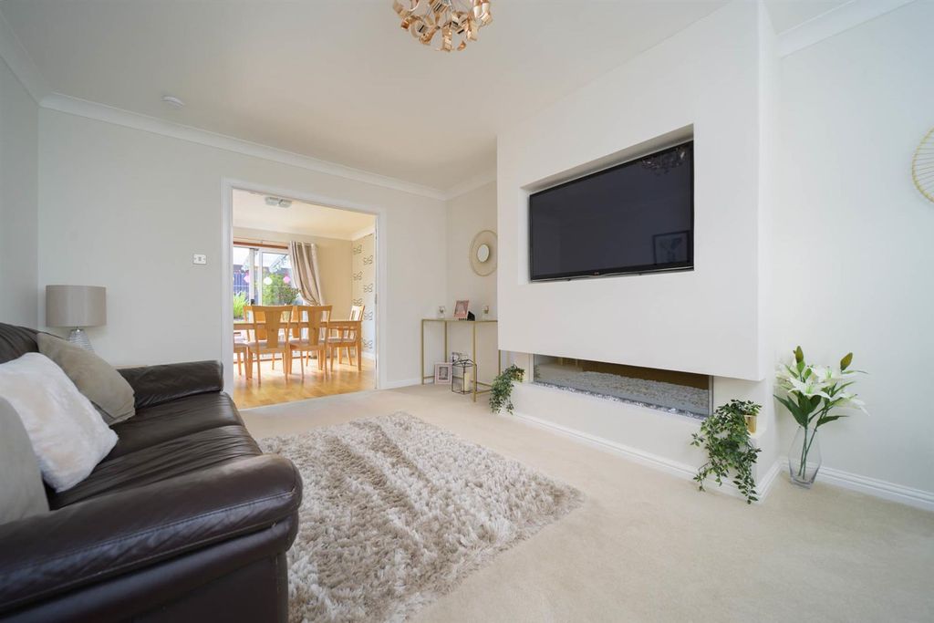 Property photo 3 of 26 S003.Jpg