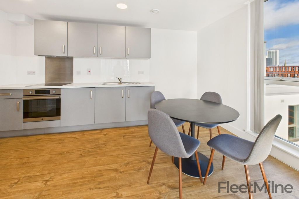 Property photo 3 of 19 Kitchen