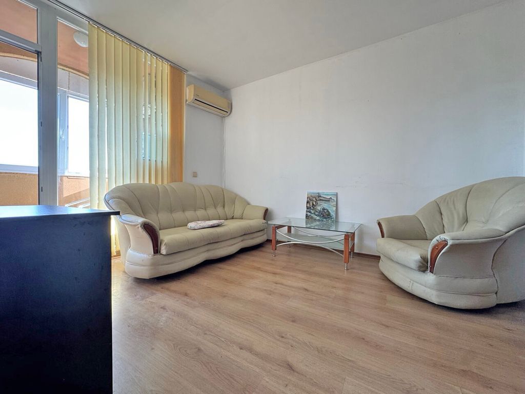 Property photo 2 of 12