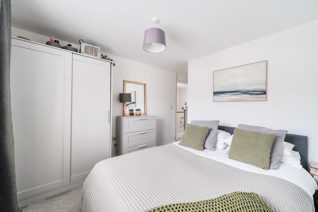 Property photo 2 of 18 1325517-4-68793A3c4B674