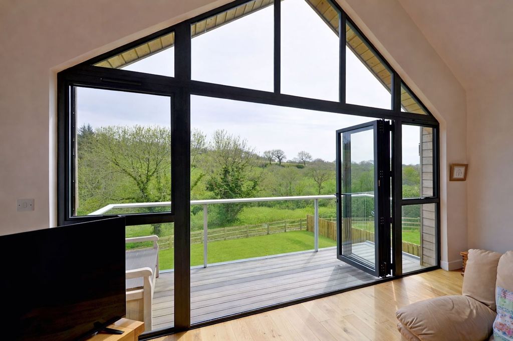 Property photo 3 of 25