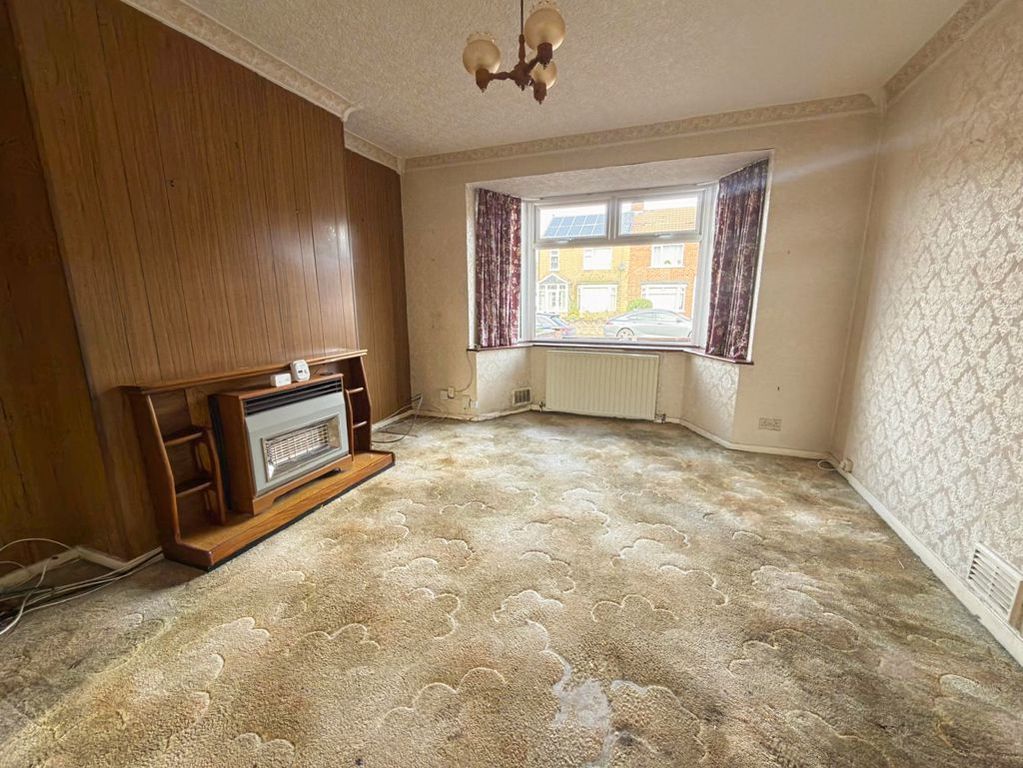 Property photo 2 of 11 Lounge