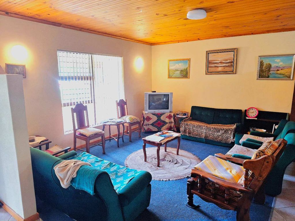 Property photo 3 of 49