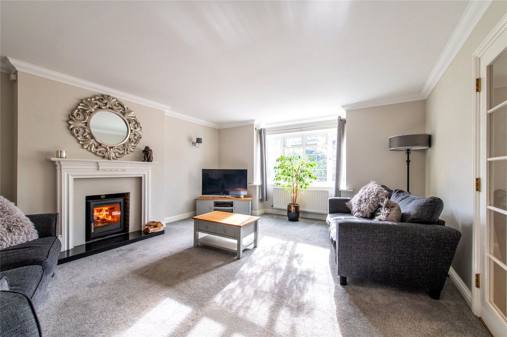 Property photo 2 of 43 Picture No. 12