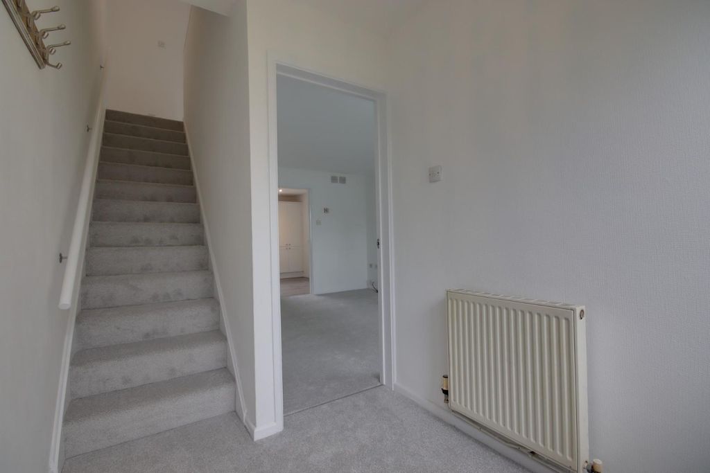 Property photo 2 of 12 Entrance Hall