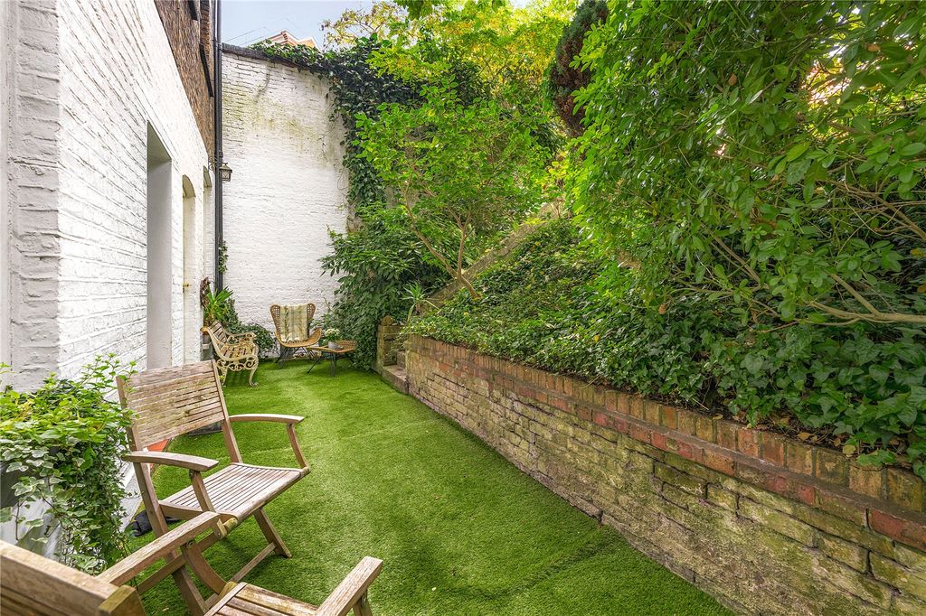 Property photo 2 of 10 Patio