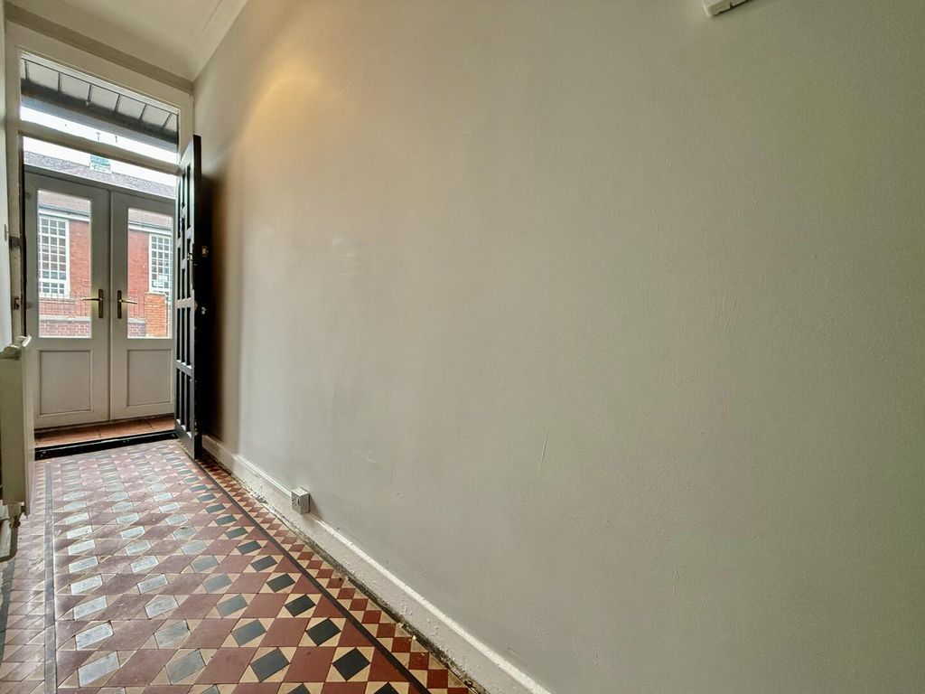 Property photo 2 of 17 Hallway