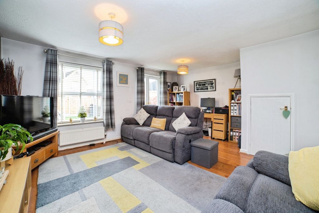 Property photo 3 of 17 Photo