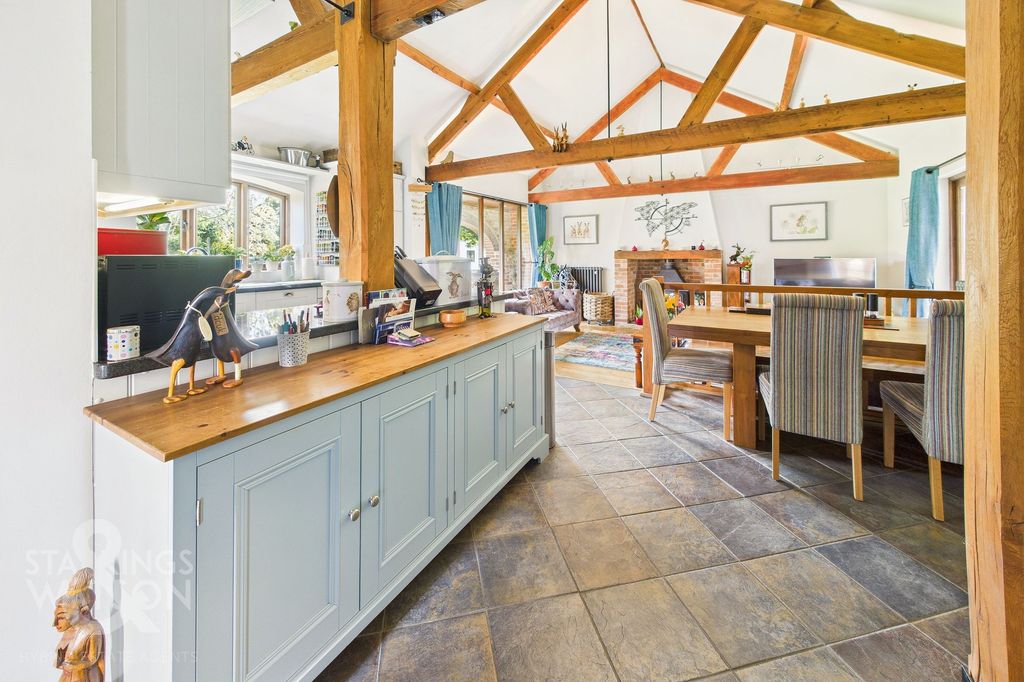 Property photo 3 of 41