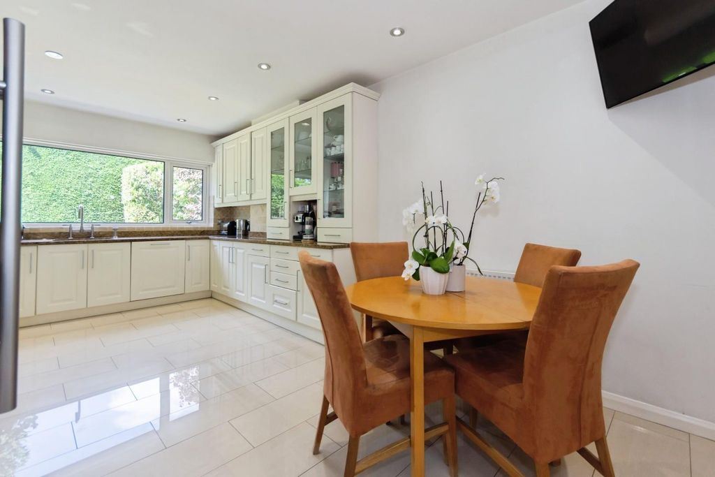 Property photo 2 of 19 Kitchen/Dining Room