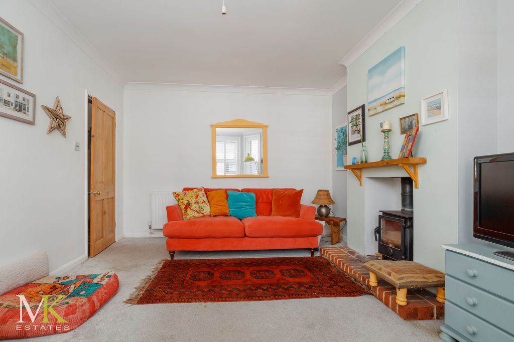 Property photo 3 of 13