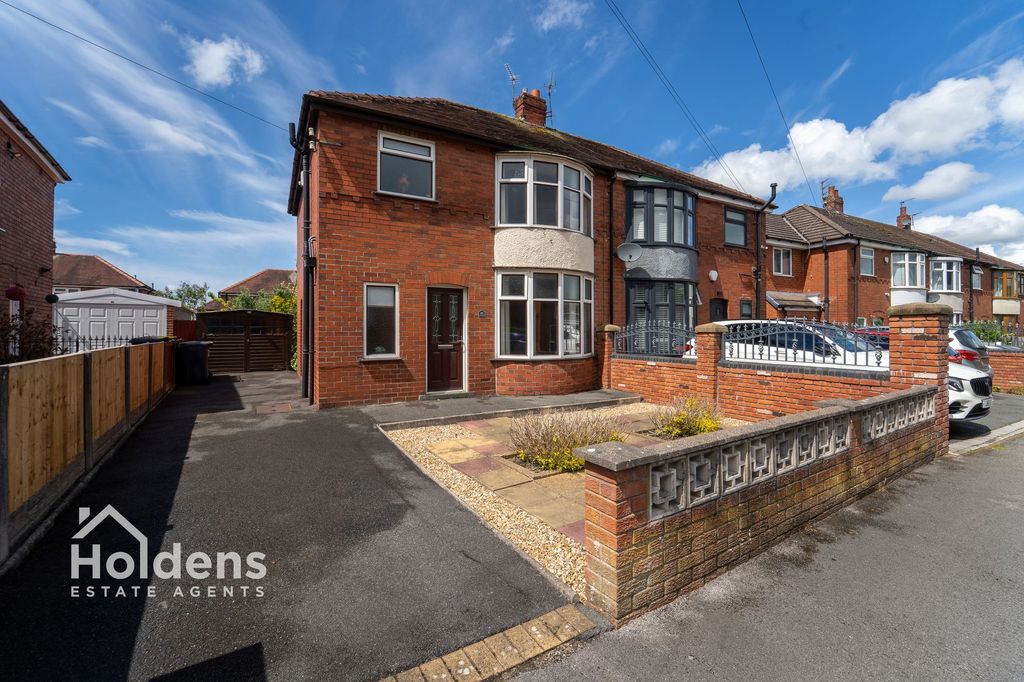 Property photo 1 of 18