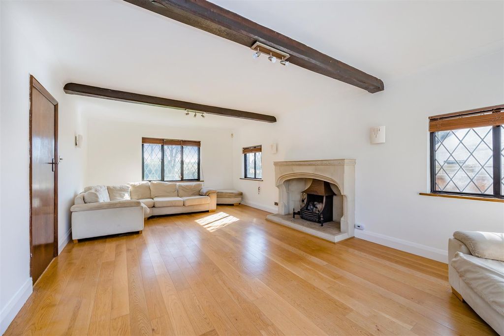 Property photo 2 of 16 Mill Lane, Thorpe-Bradleys-13.Jpg