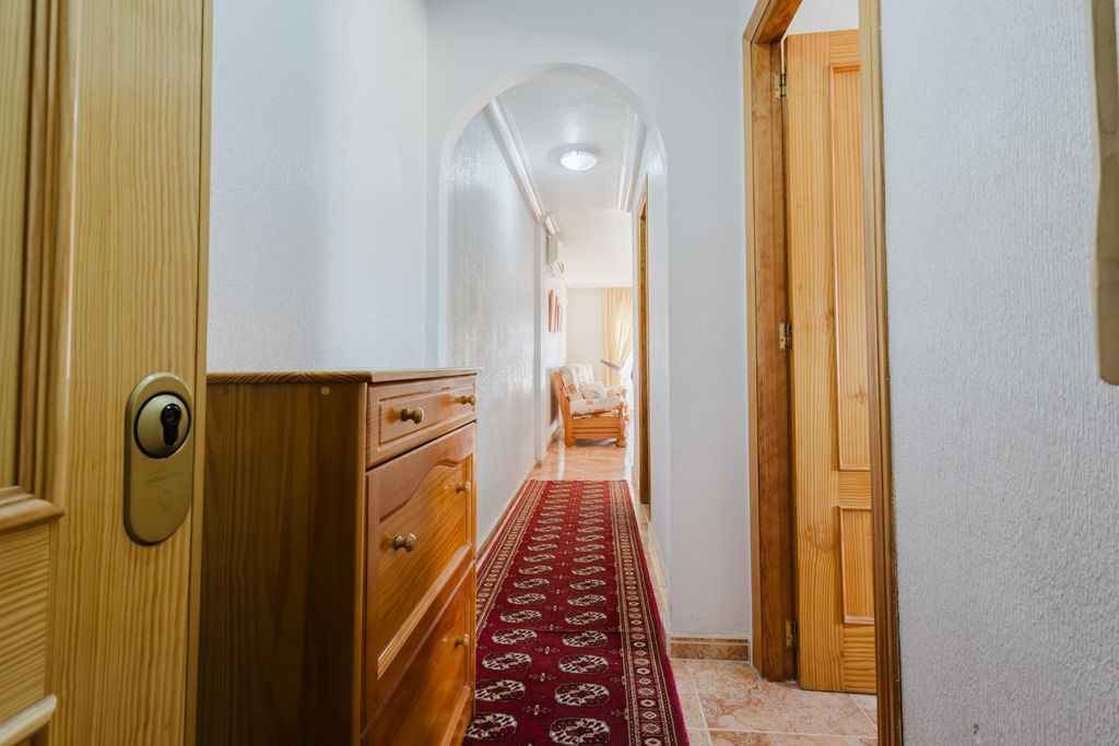 Property photo 2 of 36