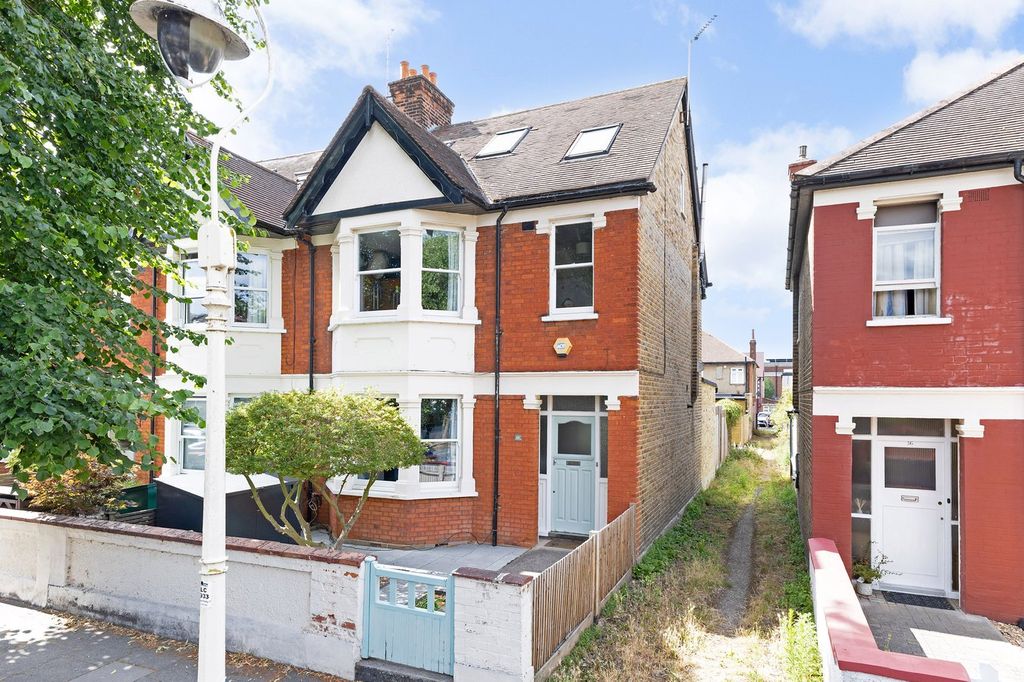 Property photo 1 of 16